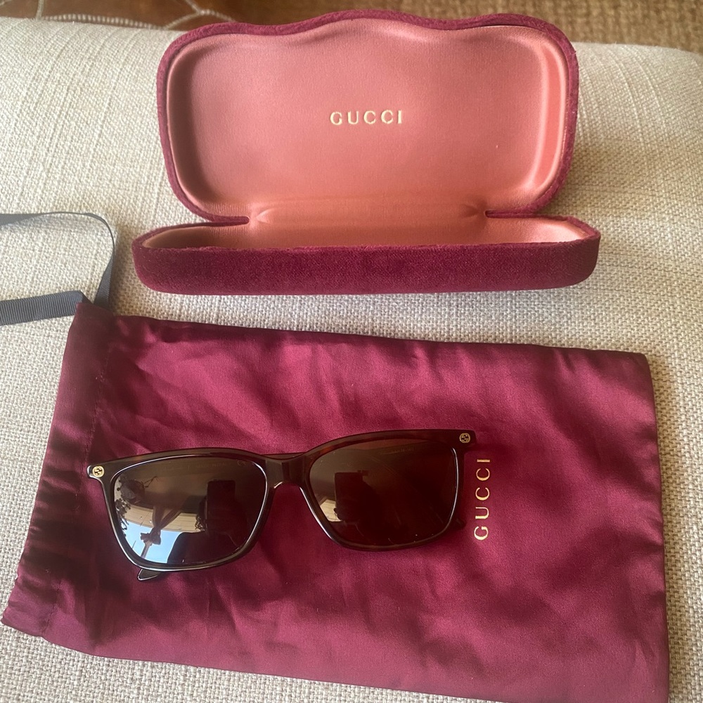 Gucci tortoise sunglasses 🌸 GG00940.  *never worn*